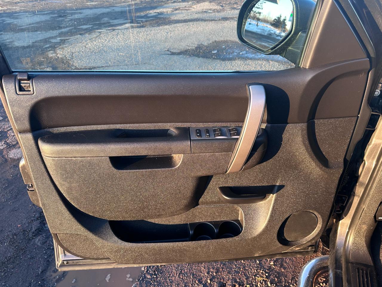 Chevrolet Silverado 1500 LT Crew Cab 4WD 2011