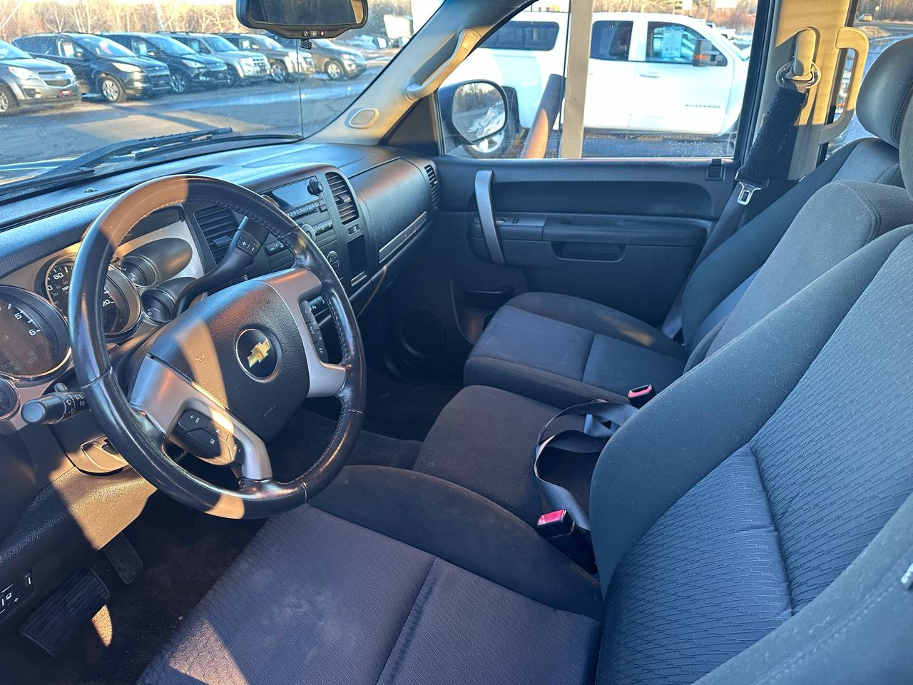 Chevrolet Silverado 1500 LT Crew Cab 4WD 2011