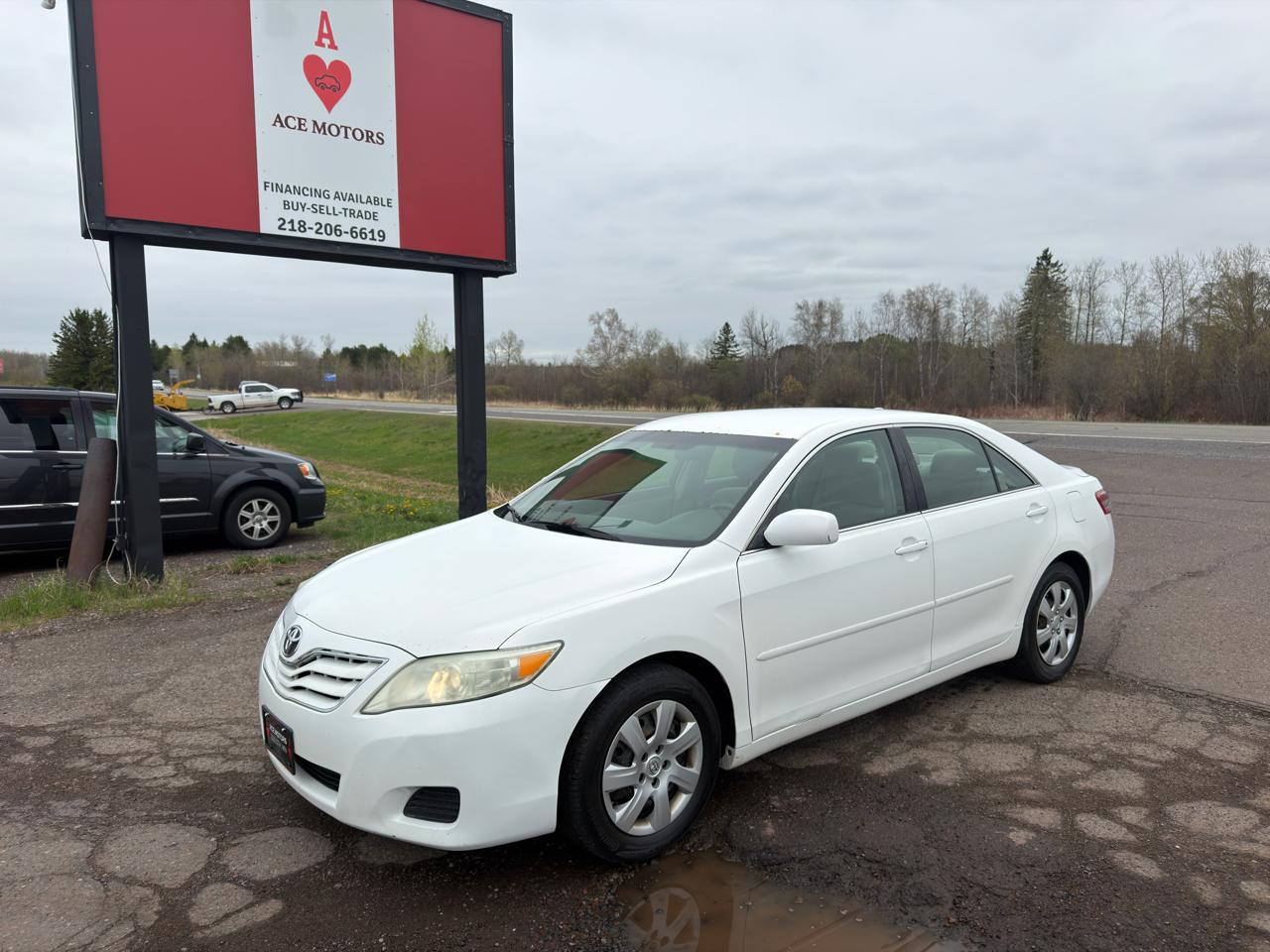 Toyota Camry Base 6-Spd AT 2011