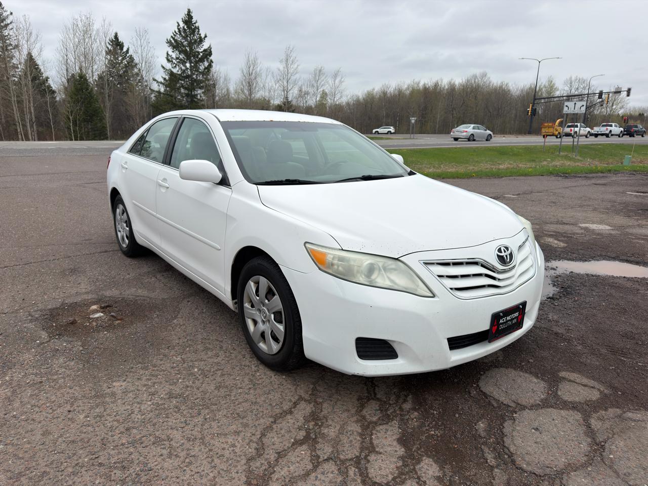 Toyota Camry Base 6-Spd AT 2011