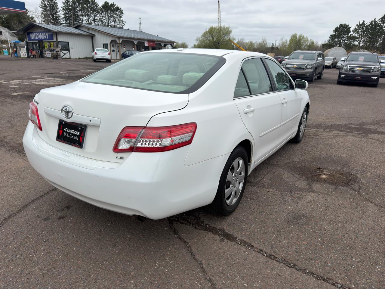 Toyota Camry Base 6-Spd AT 2011