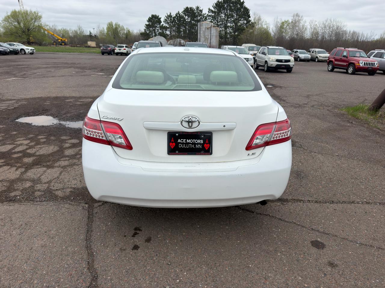 Toyota Camry Base 6-Spd AT 2011