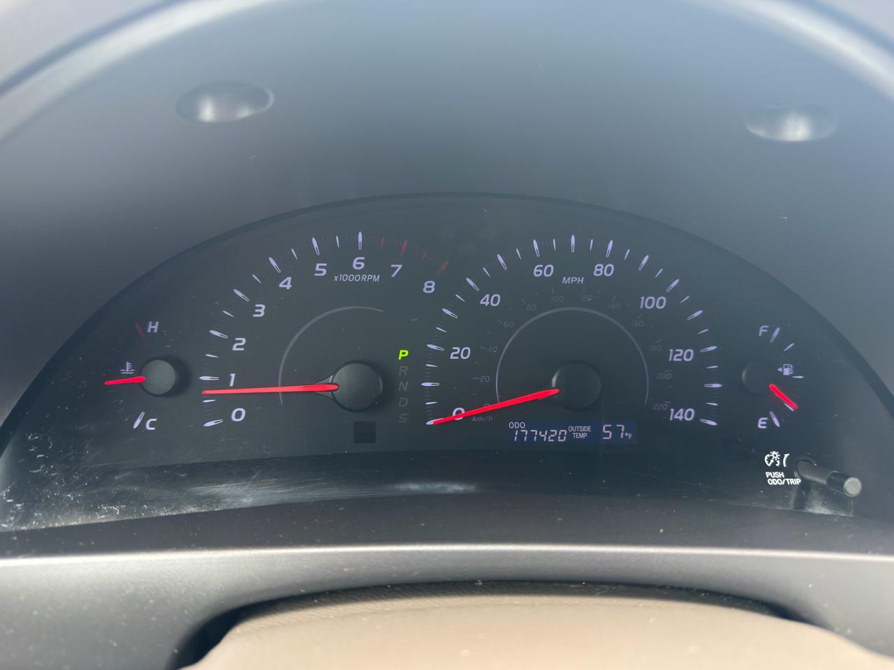 Toyota Camry Base 6-Spd AT 2011