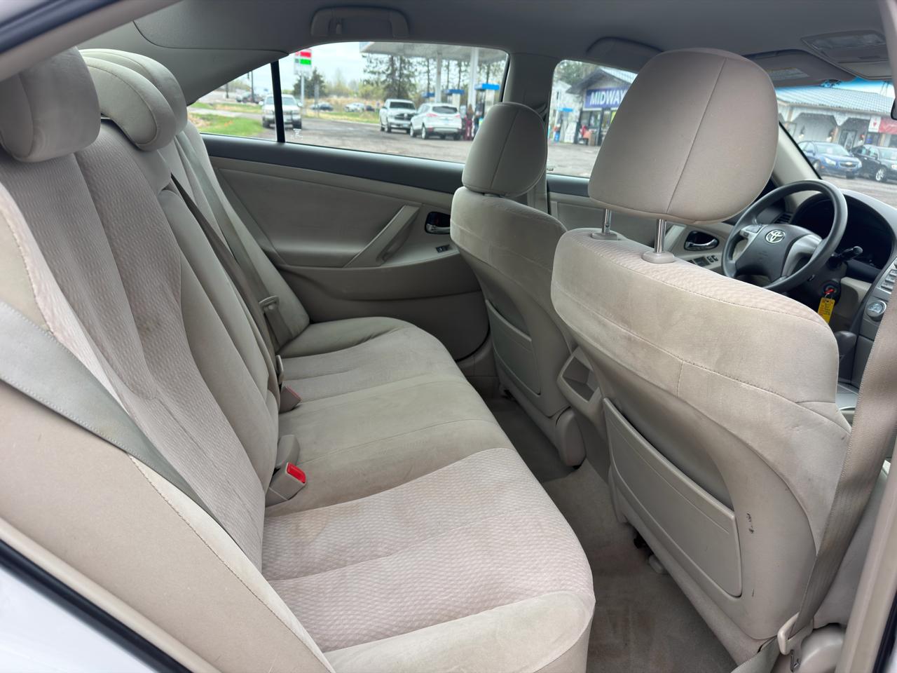 Toyota Camry Base 6-Spd AT 2011