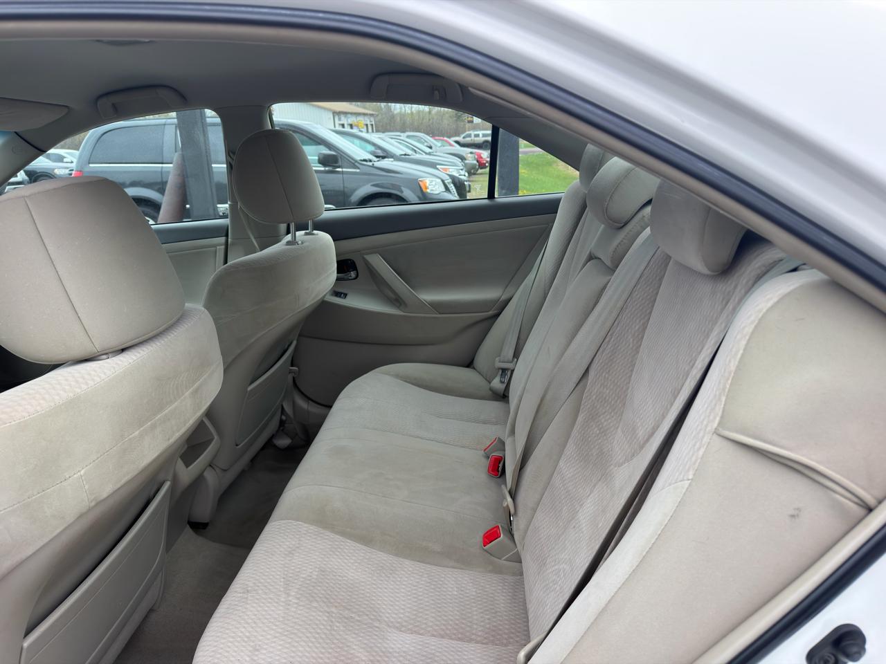 Toyota Camry Base 6-Spd AT 2011