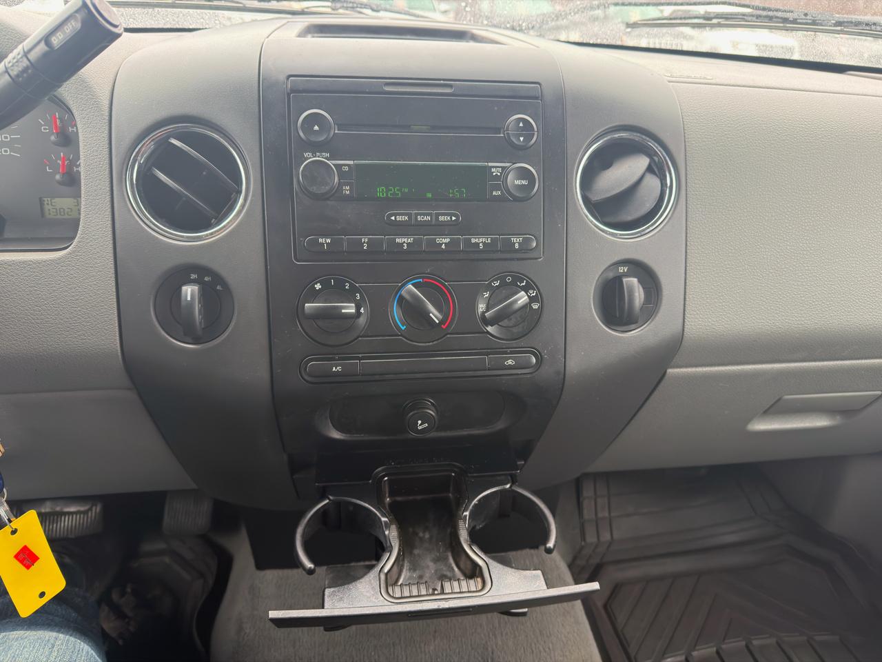 Ford F-150 XL SuperCab 4WD 2004