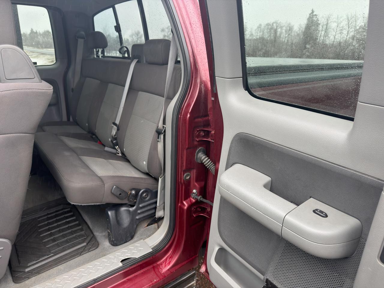 Ford F-150 XL SuperCab 4WD 2004