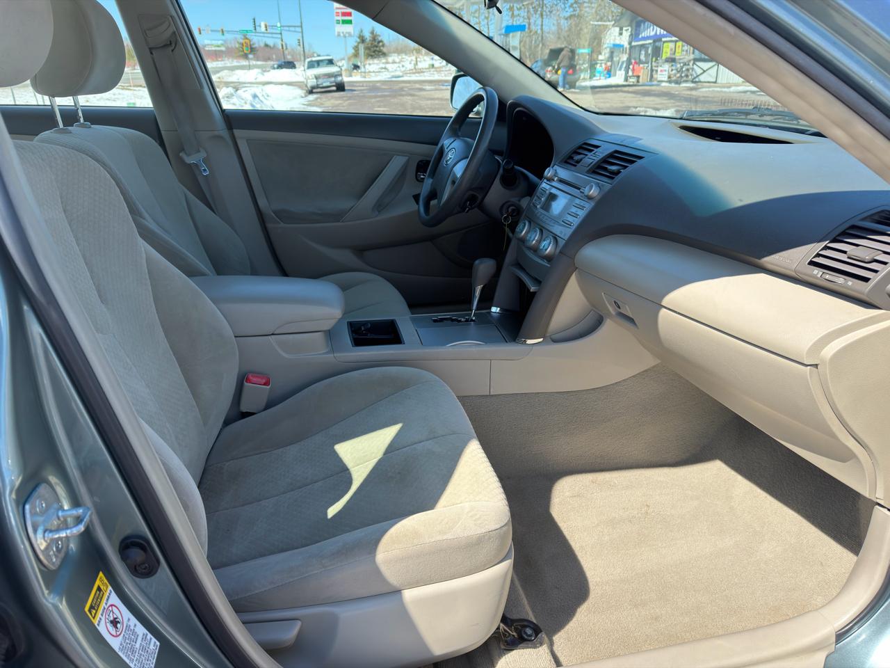 Toyota Camry SE 5-Spd AT 2009
