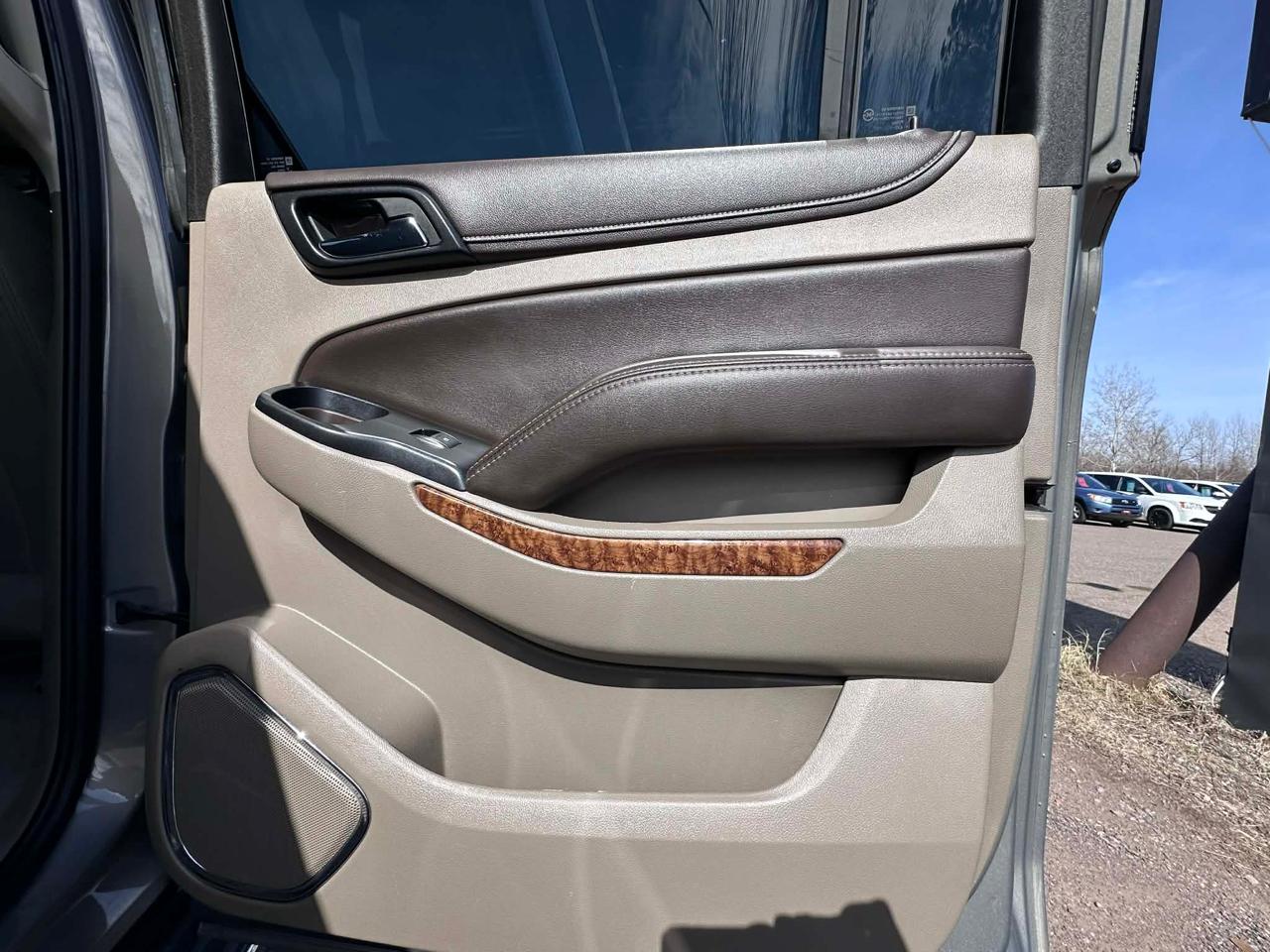 Chevrolet Suburban Premier 4WD 2017