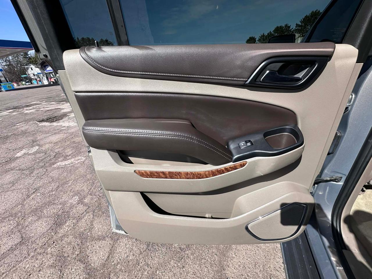 Chevrolet Suburban Premier 4WD 2017