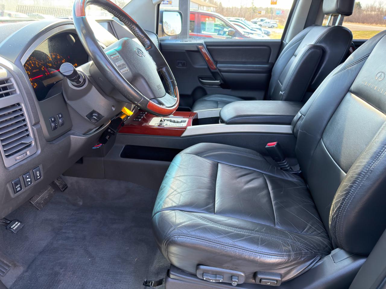 Infiniti QX56 AWD 2004