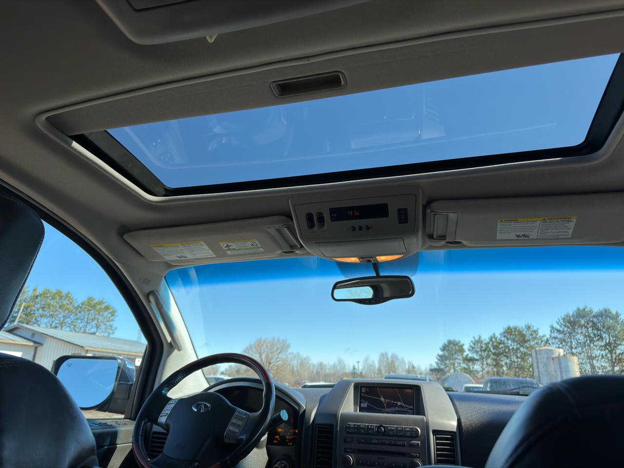 Infiniti QX56 AWD 2004