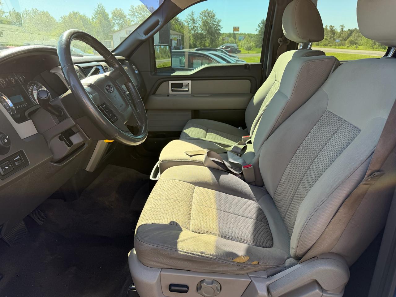 Ford F-150 XL SuperCrew 5.5-ft. Bed 4WD 2010
