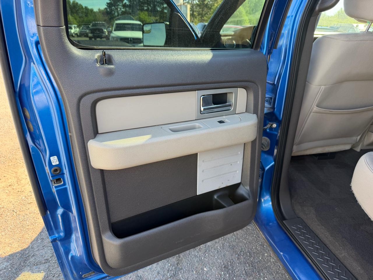 Ford F-150 XL SuperCrew 5.5-ft. Bed 4WD 2010