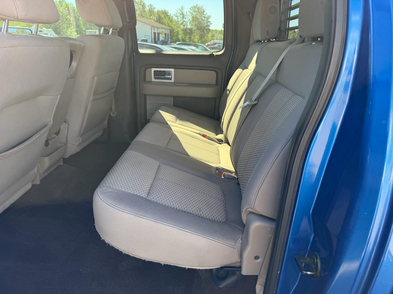 Ford F-150 XL SuperCrew 5.5-ft. Bed 4WD 2010