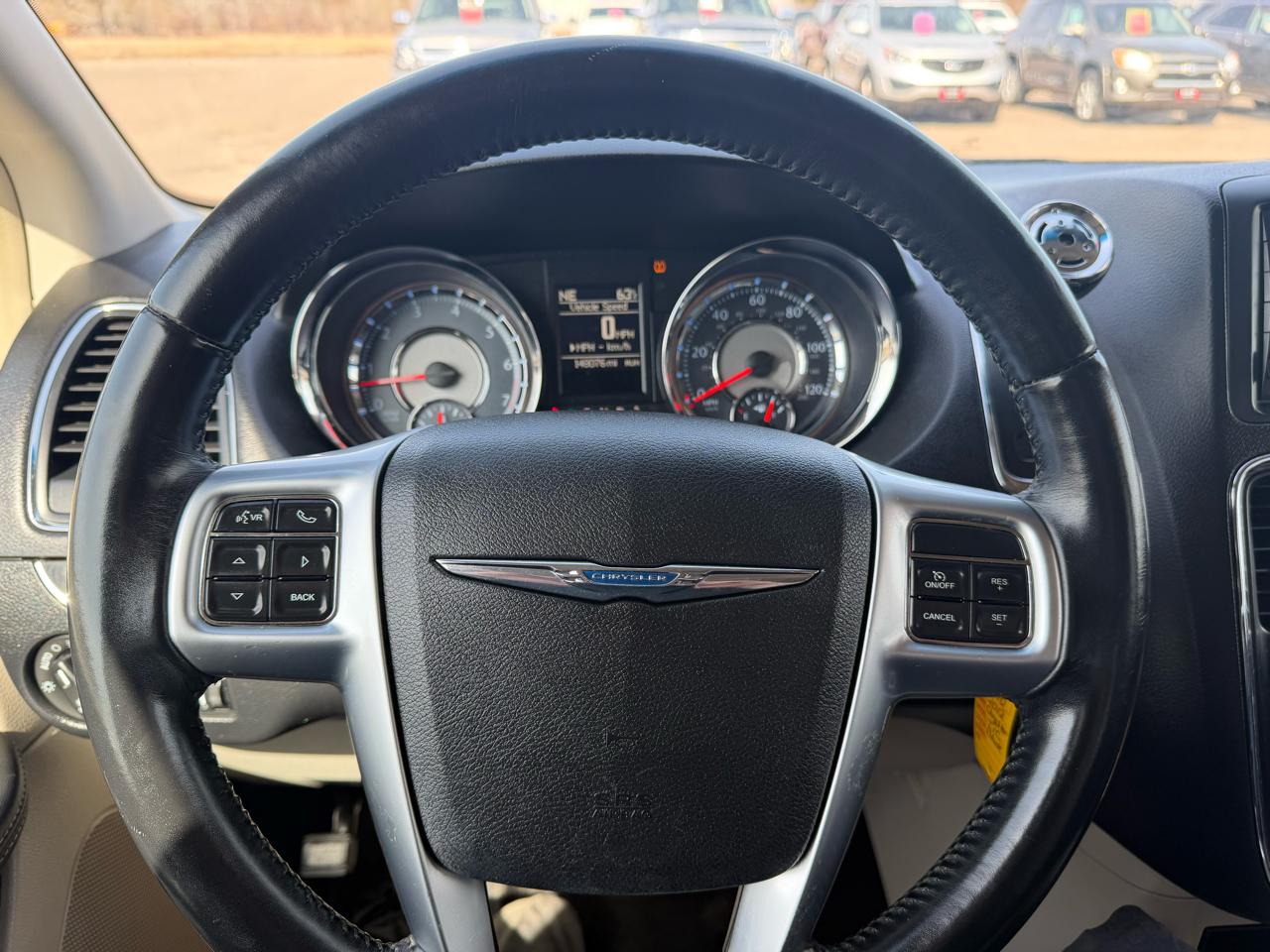 Chrysler Town & Country Touring 2012