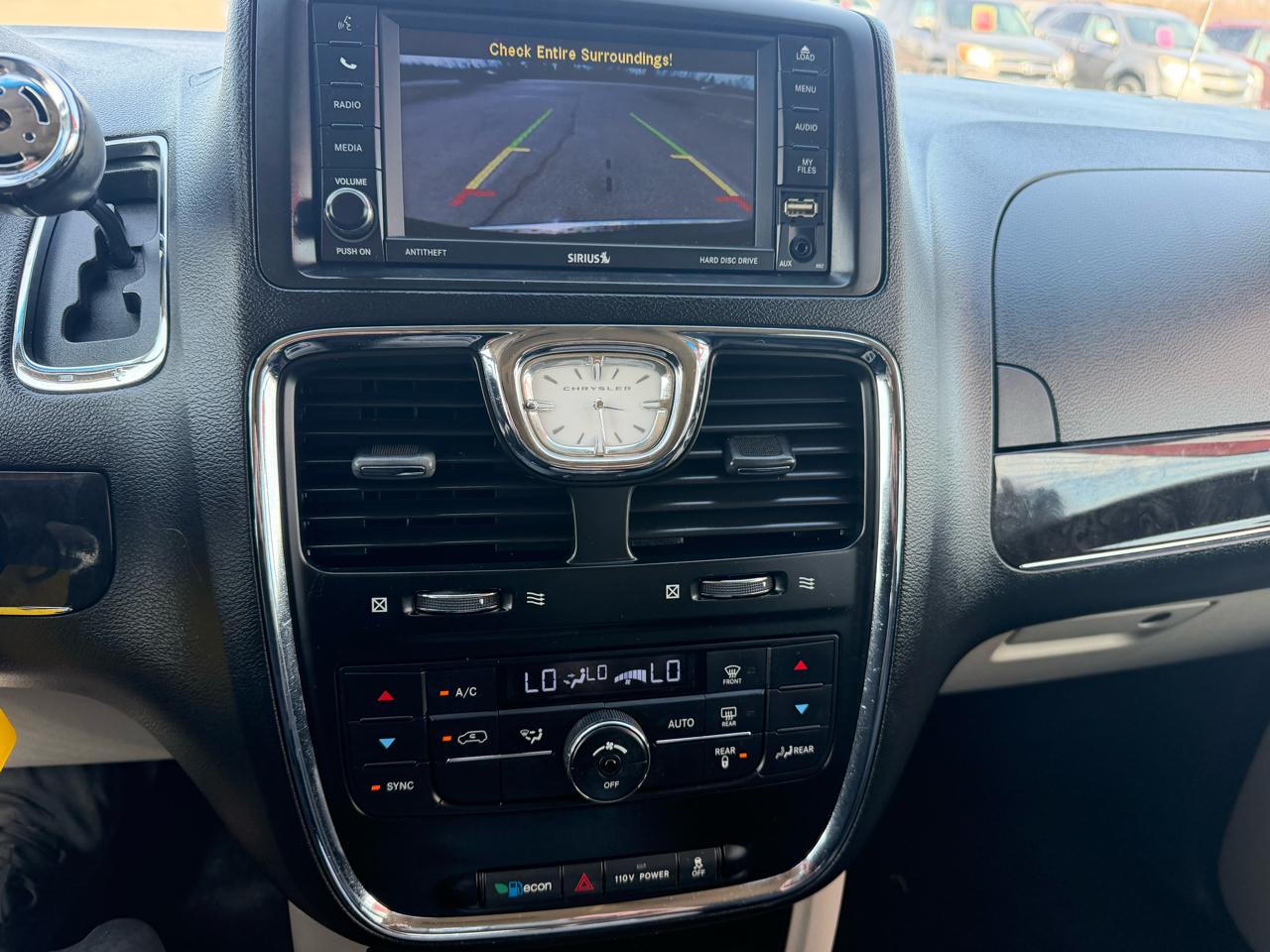 Chrysler Town & Country Touring 2012