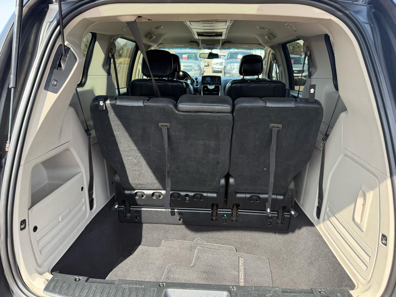 Chrysler Town & Country Touring 2012