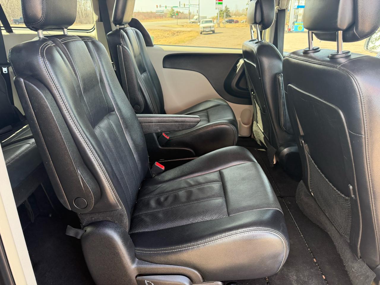 Chrysler Town & Country Touring 2012