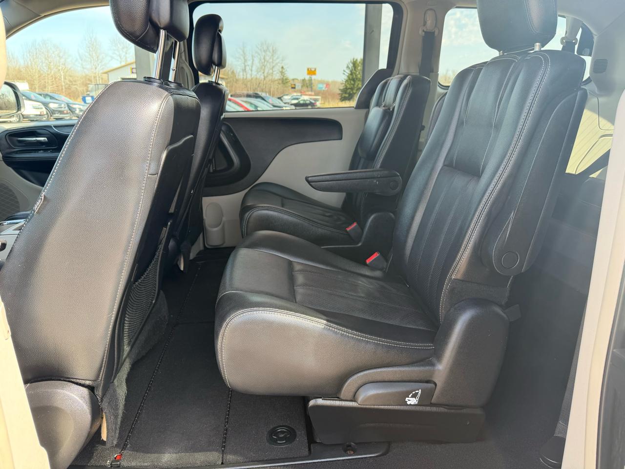 Chrysler Town & Country Touring 2012
