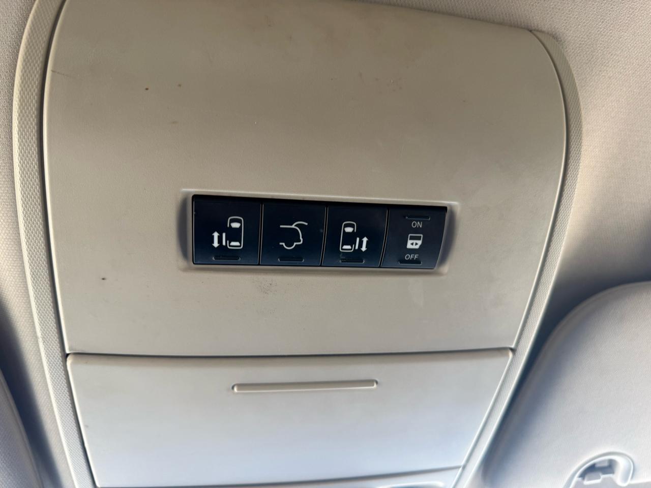 Chrysler Town & Country Touring 2012
