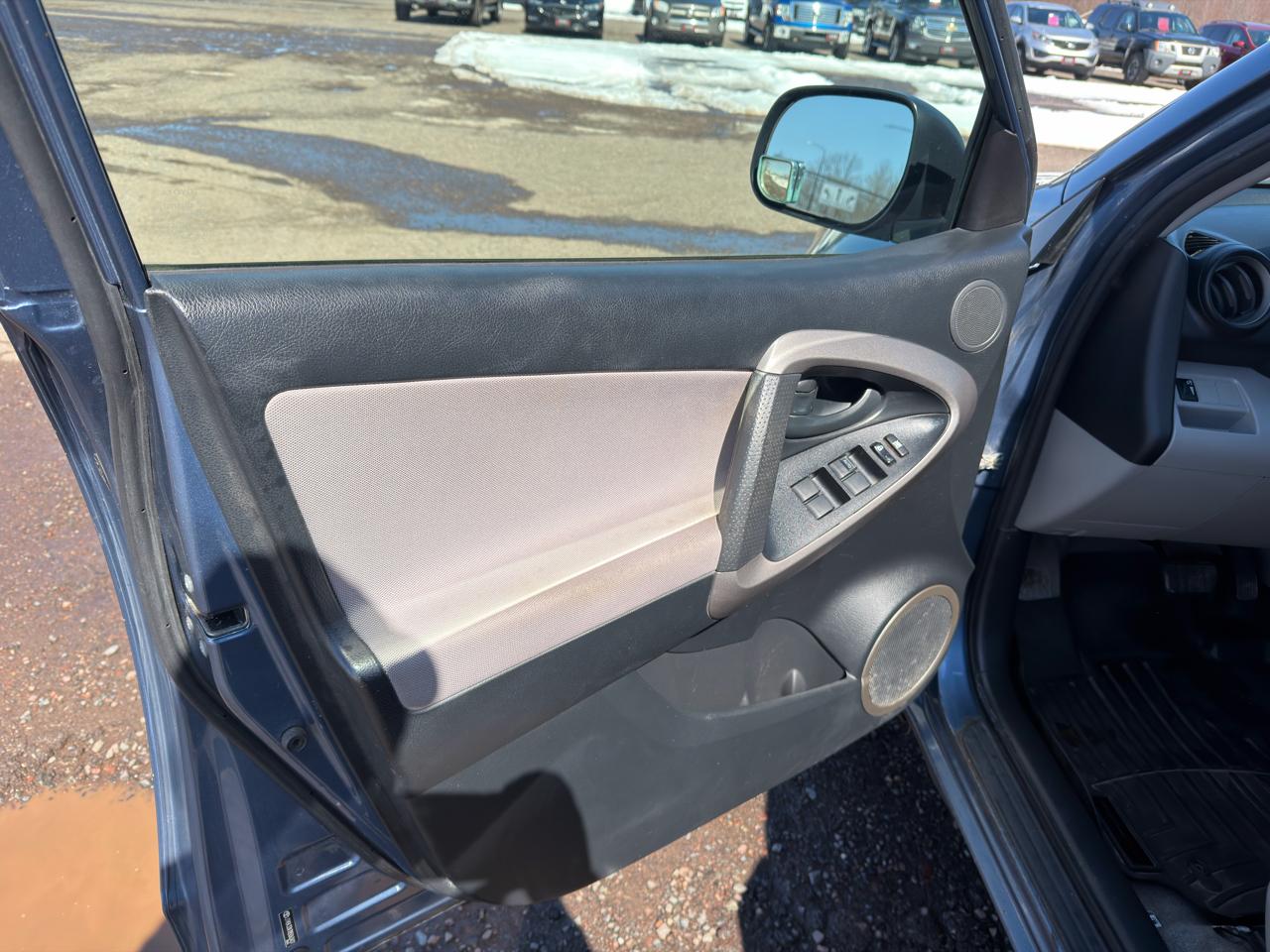 Toyota RAV4 Base V6 4WD 2008