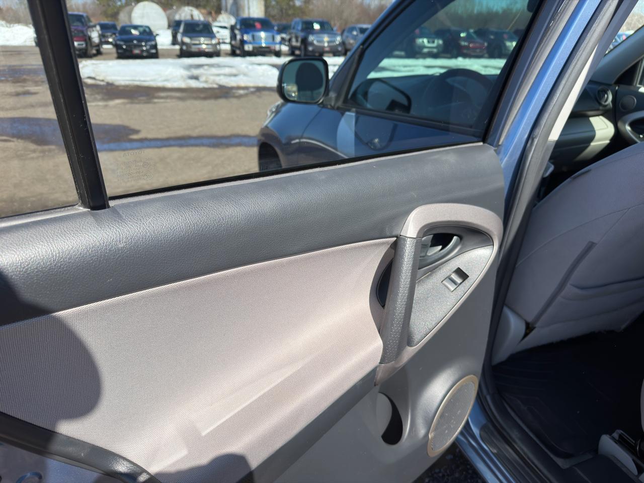 Toyota RAV4 Base V6 4WD 2008