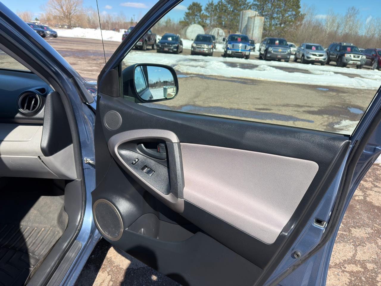 Toyota RAV4 Base V6 4WD 2008