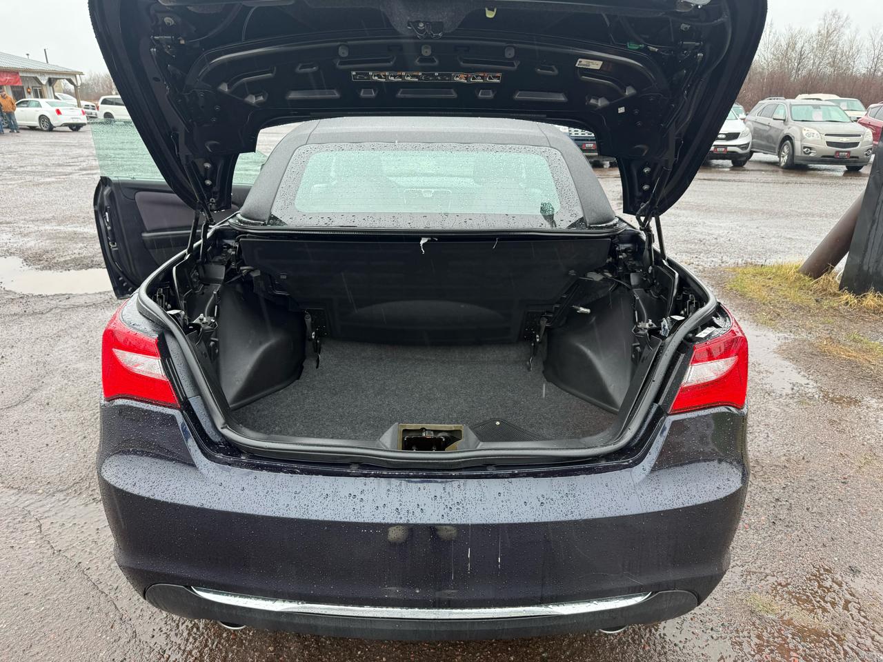 Chrysler 200 Touring Convertible 2012
