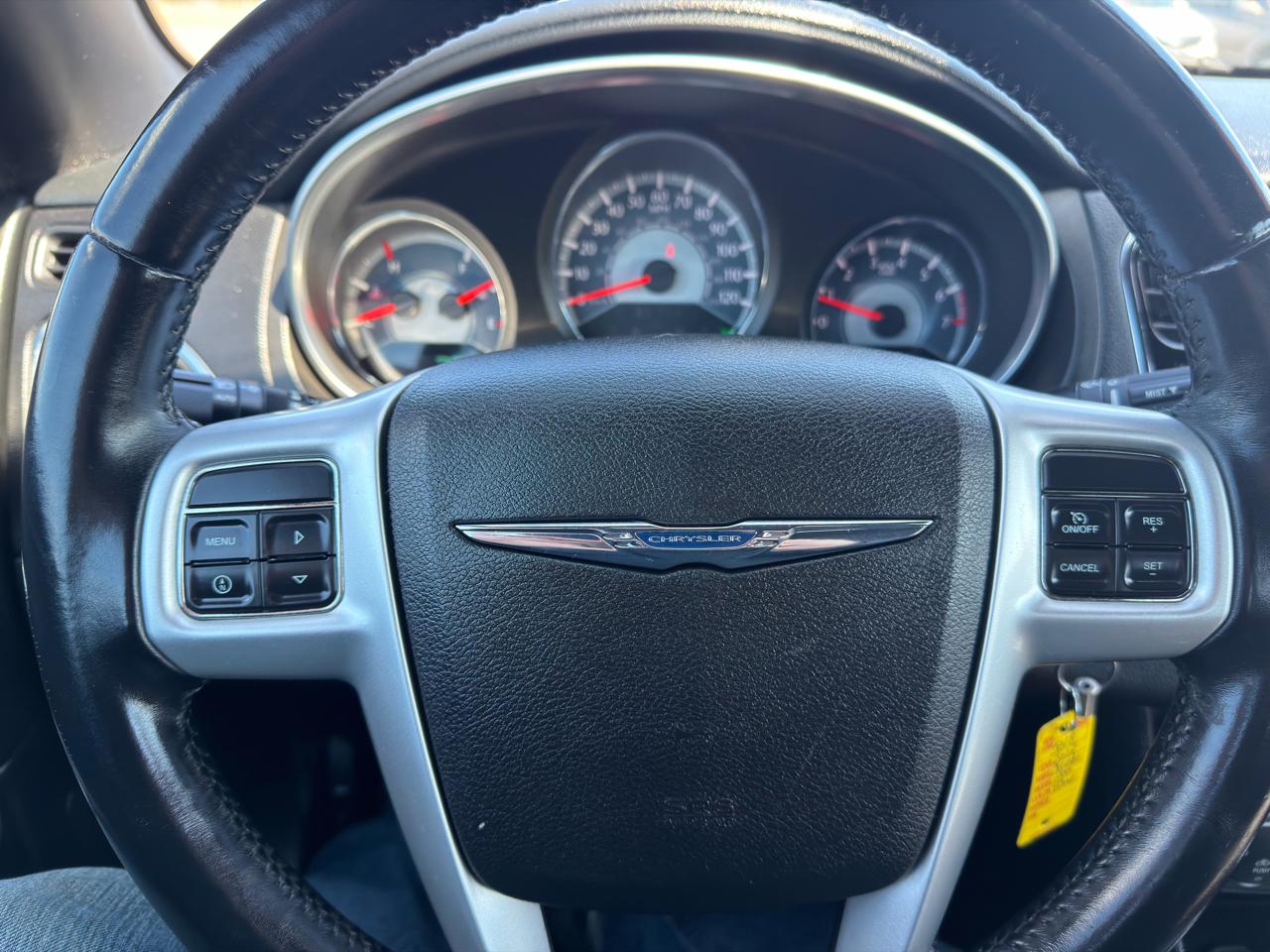 Chrysler 200 Touring Convertible 2012