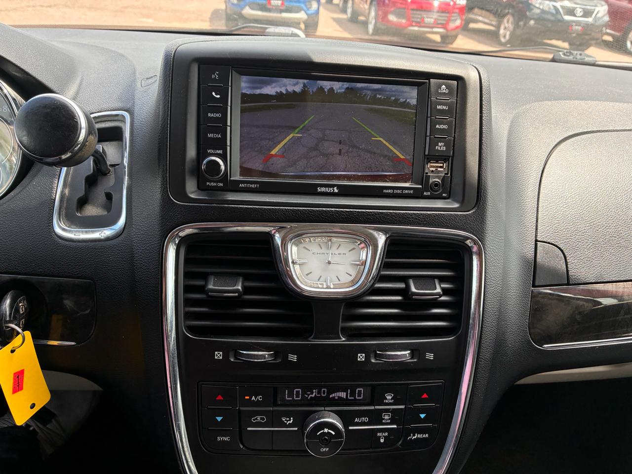 Chrysler Town & Country Touring 2013