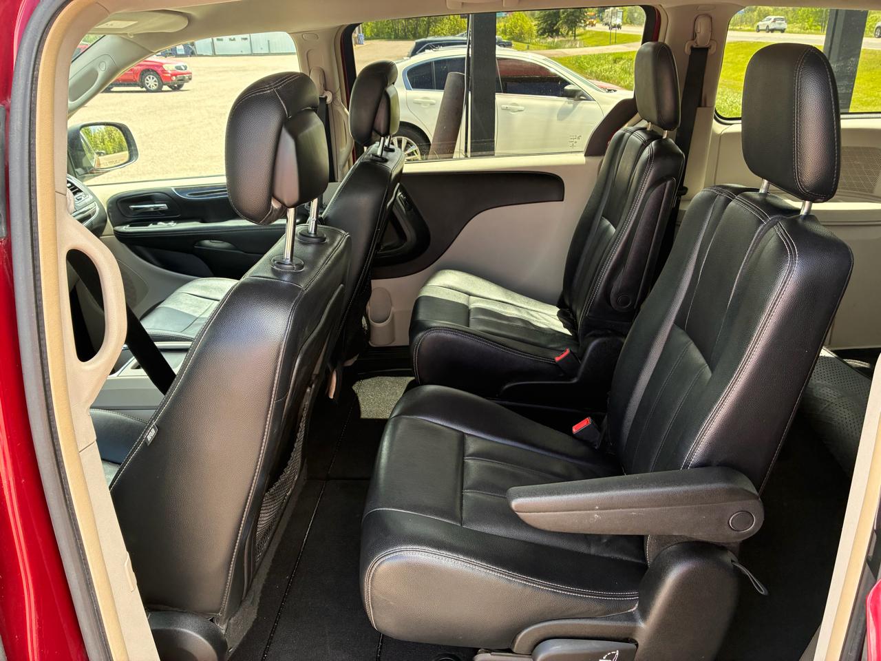 Chrysler Town & Country Touring 2013