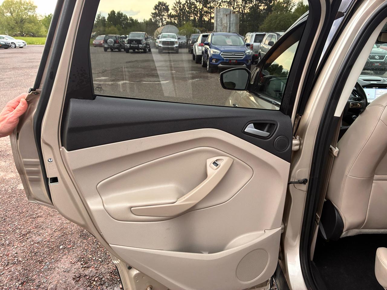 Ford Escape Titanium 4WD 2017