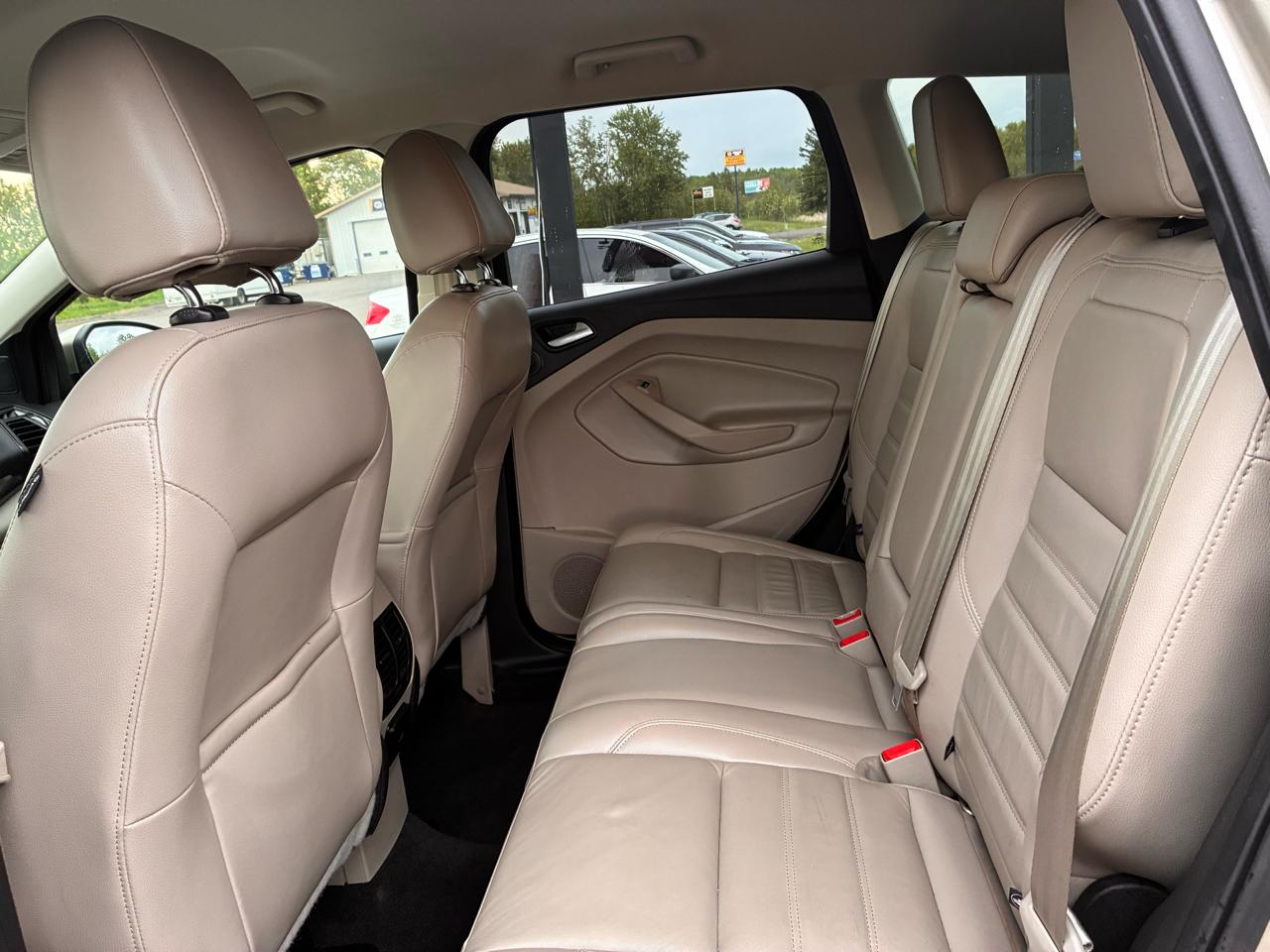 Ford Escape Titanium 4WD 2017