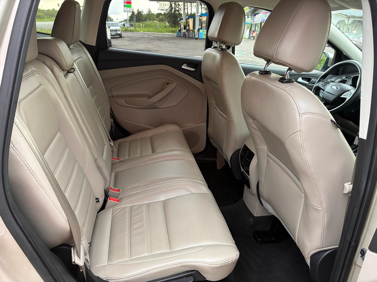 Ford Escape Titanium 4WD 2017