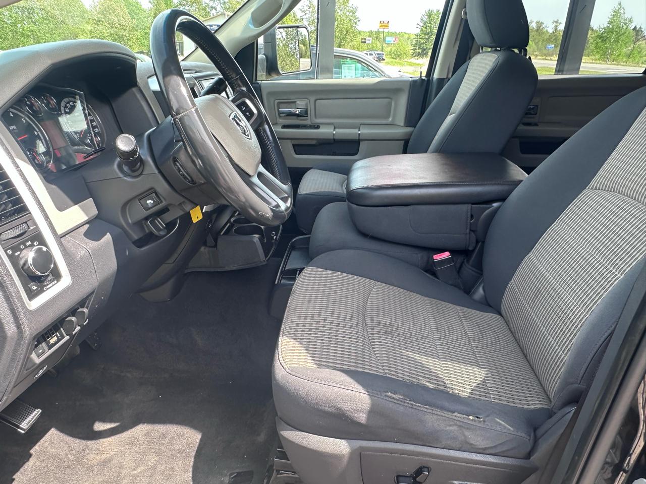 Dodge Ram 2500 SLT Mega Cab 4WD 2011