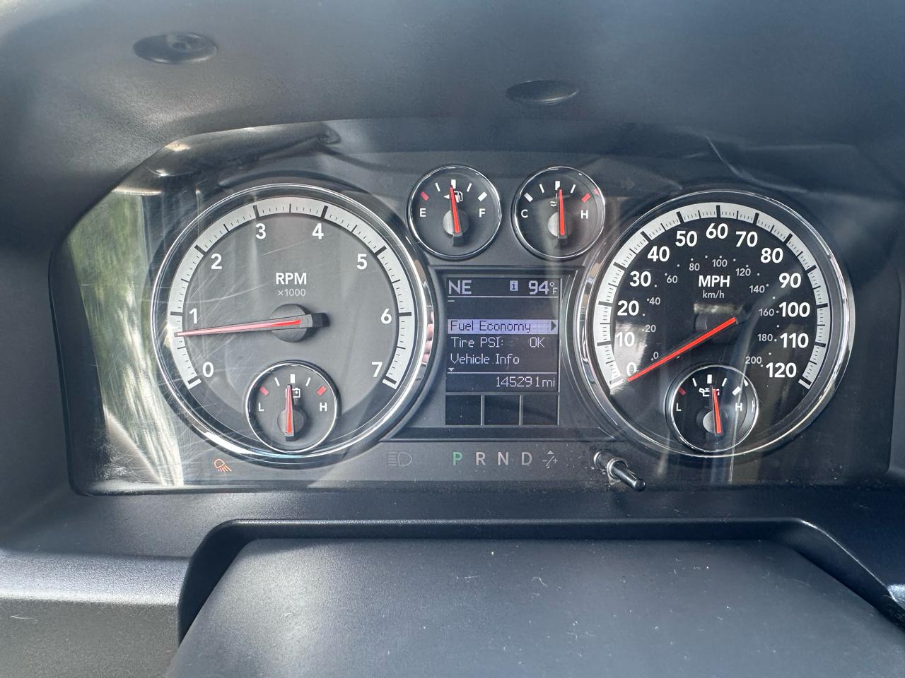 Dodge Ram 2500 SLT Mega Cab 4WD 2011