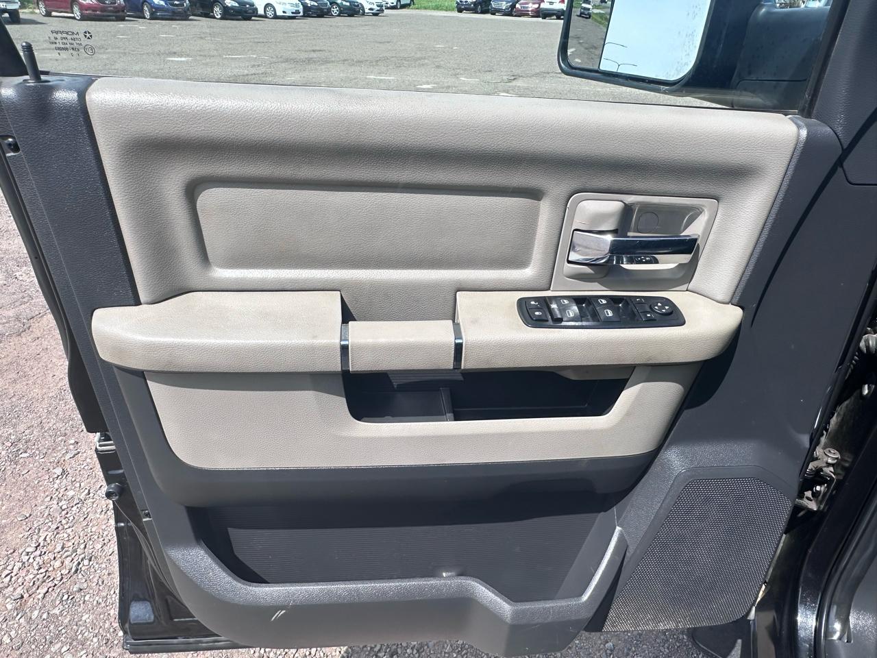 Dodge Ram 2500 SLT Mega Cab 4WD 2011