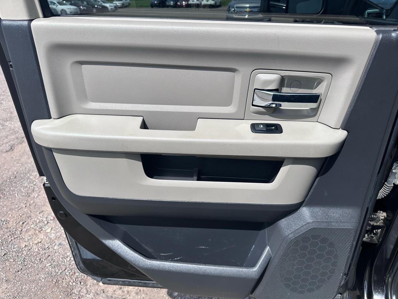Dodge Ram 2500 SLT Mega Cab 4WD 2011