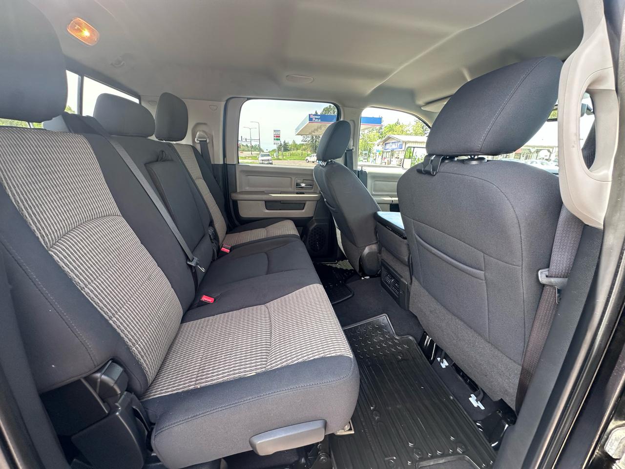 Dodge Ram 2500 SLT Mega Cab 4WD 2011