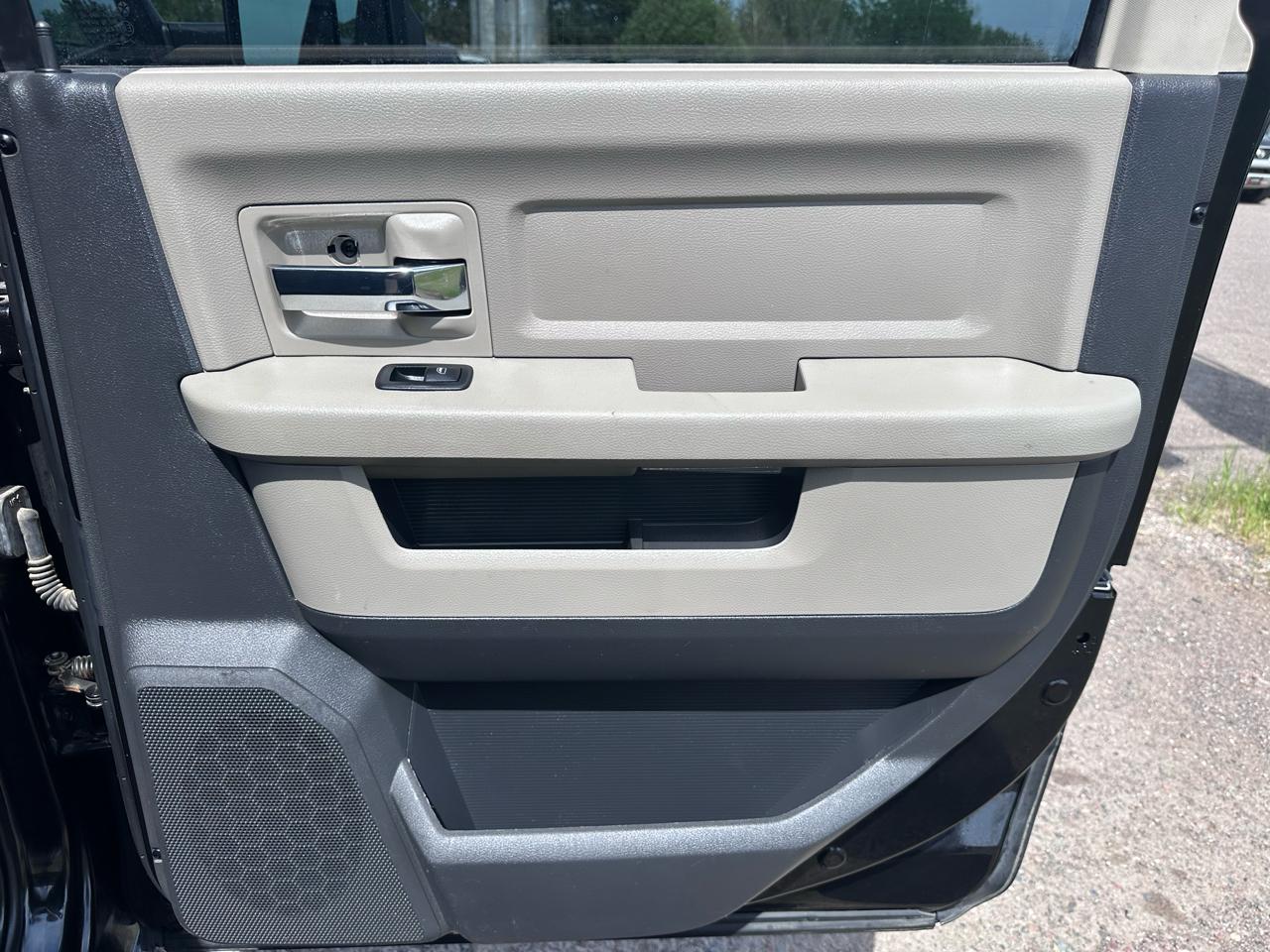 Dodge Ram 2500 SLT Mega Cab 4WD 2011
