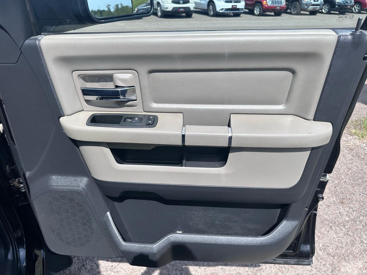 Dodge Ram 2500 SLT Mega Cab 4WD 2011