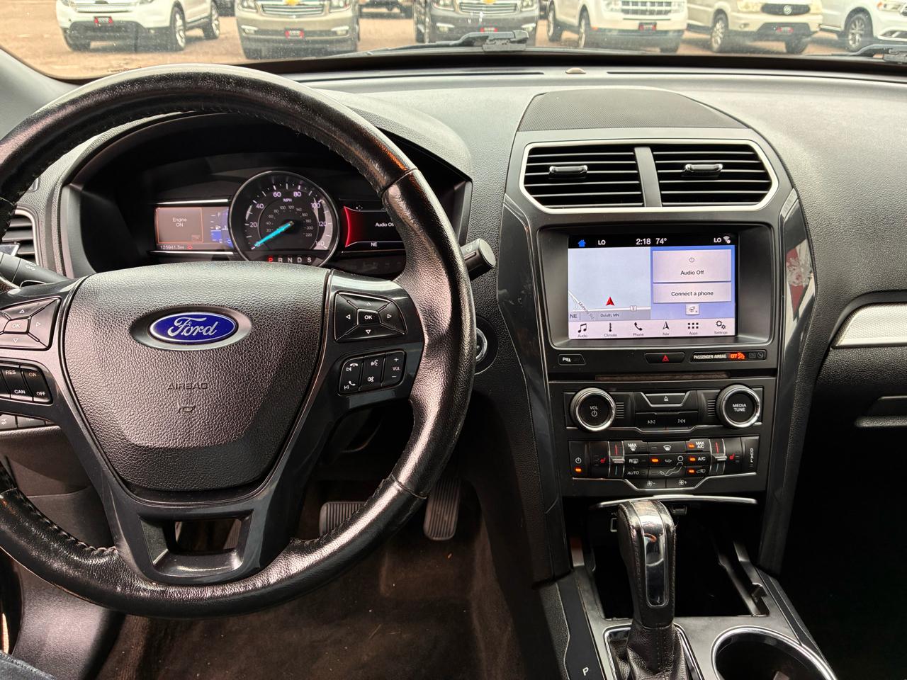 Ford Explorer XLT 4WD 2017