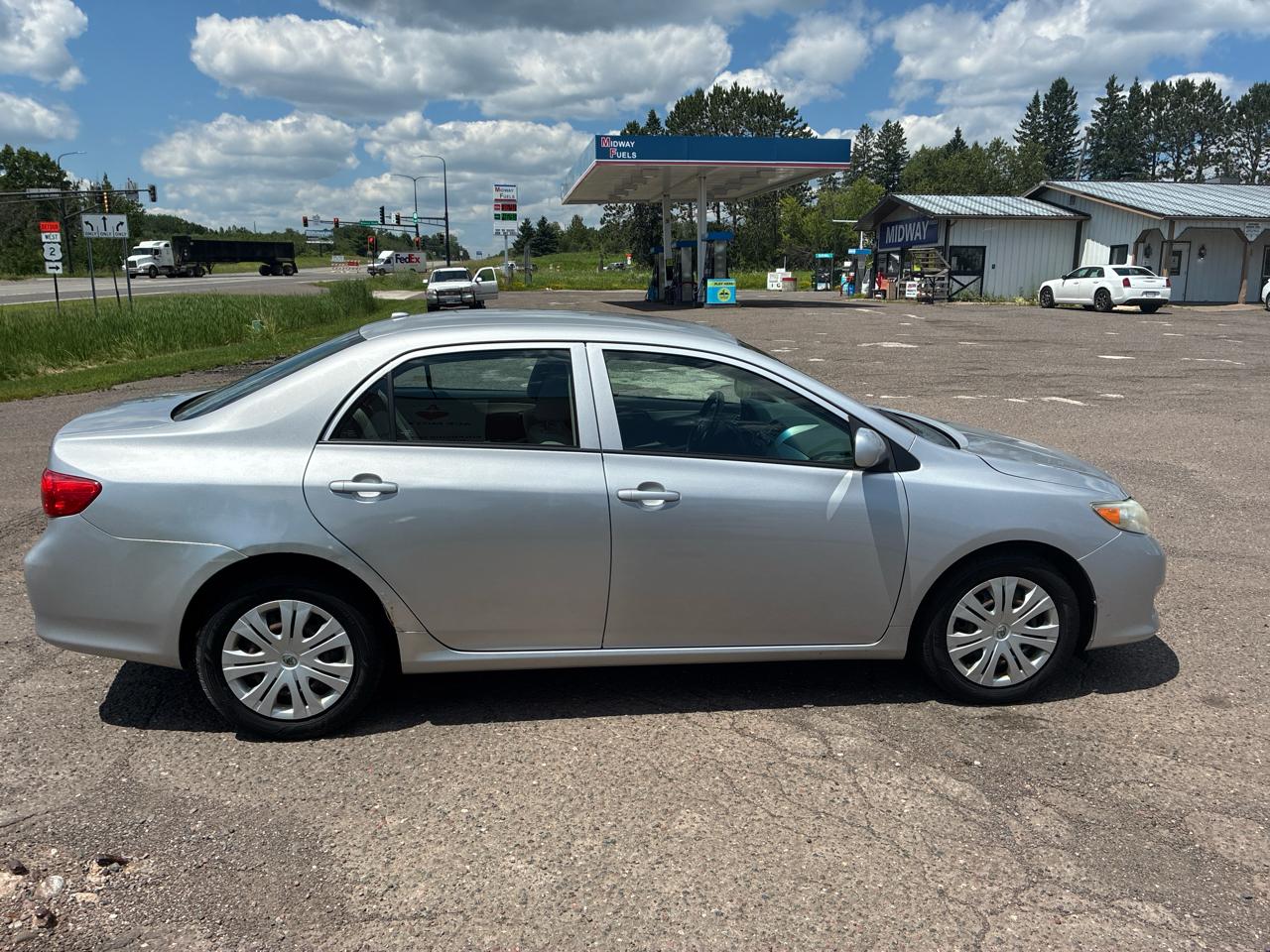 Toyota Corolla 4dr Sdn LE Auto 2010