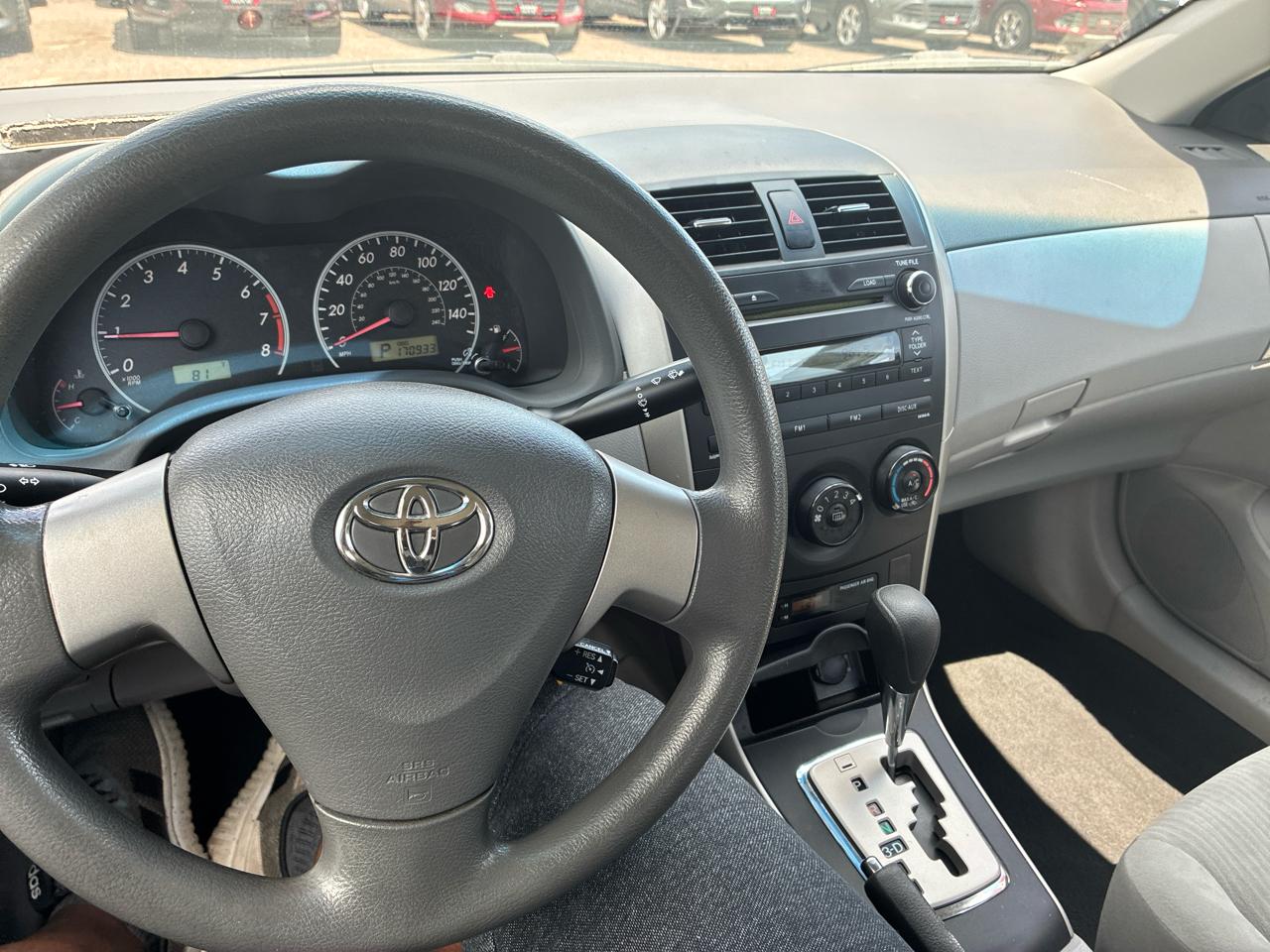 Toyota Corolla 4dr Sdn LE Auto 2010