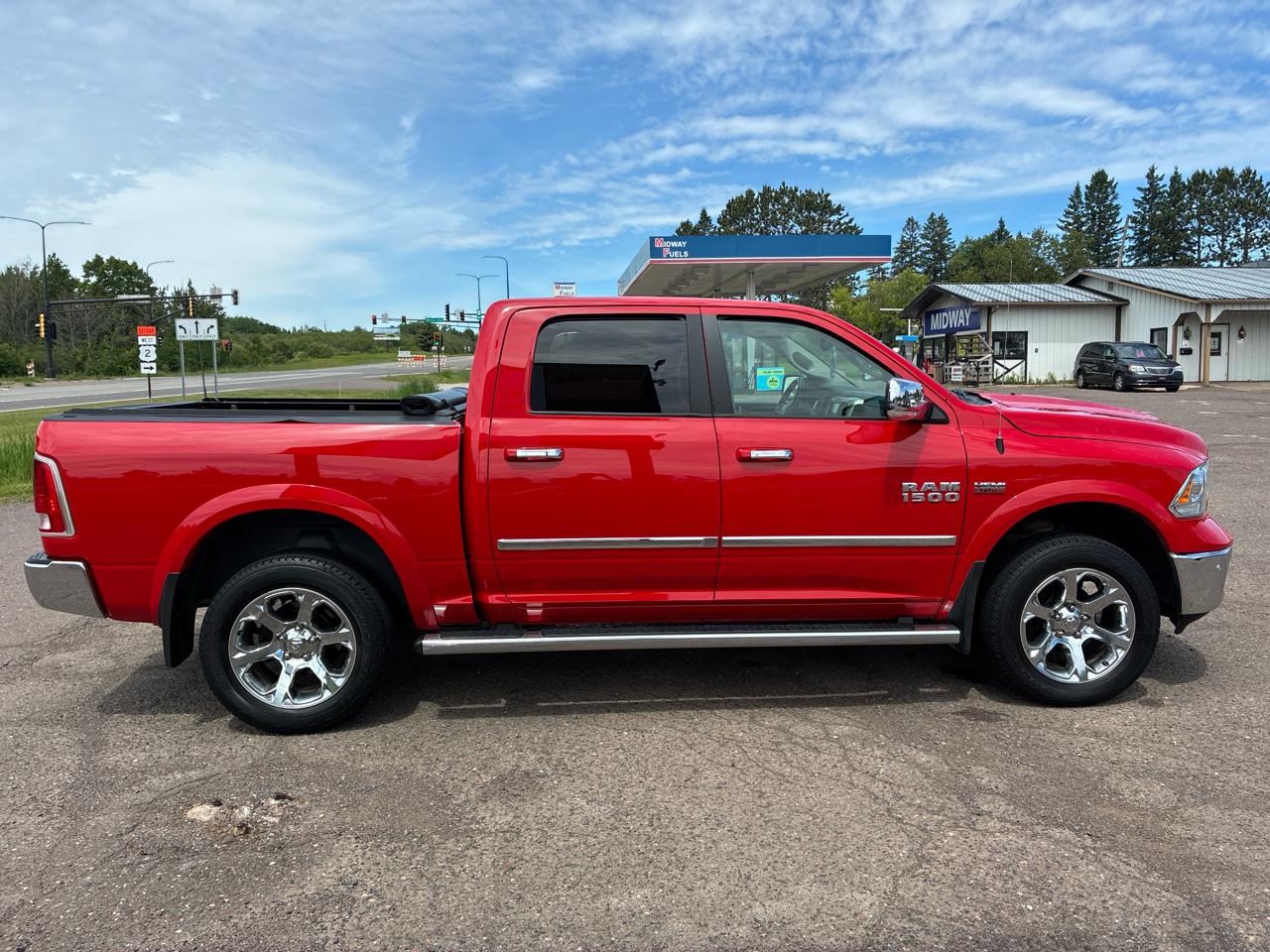 RAM 1500 Laramie Crew Cab SWB 4WD 2015