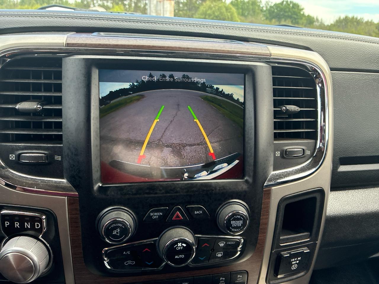 RAM 1500 Laramie Crew Cab SWB 4WD 2015