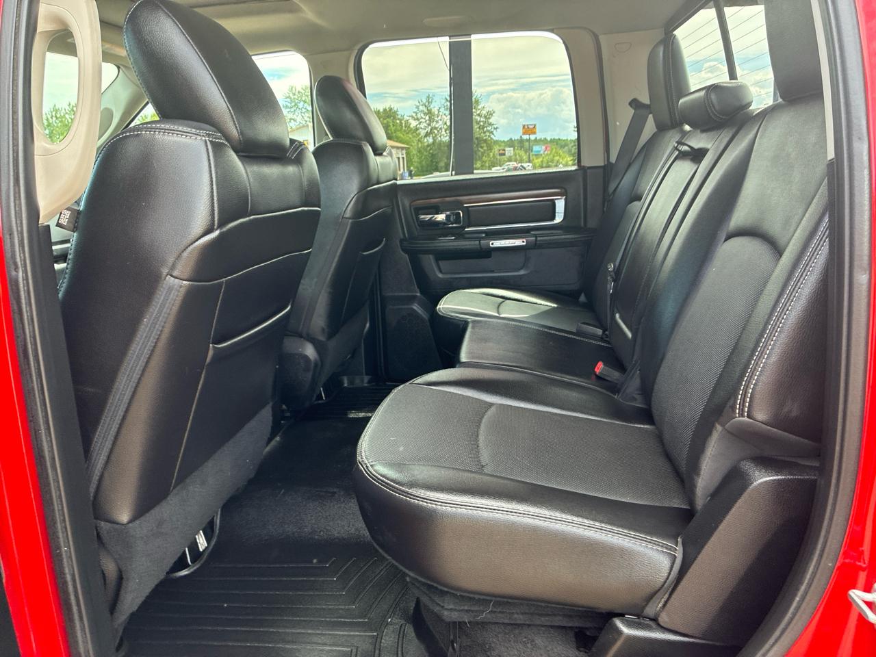 RAM 1500 Laramie Crew Cab SWB 4WD 2015