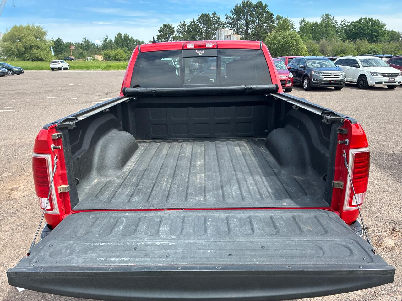 RAM 1500 Laramie Crew Cab SWB 4WD 2015