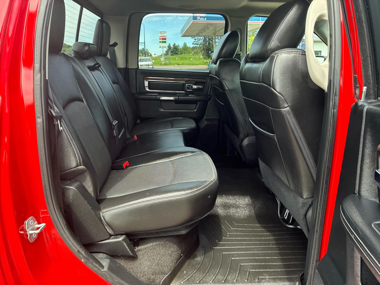 RAM 1500 Laramie Crew Cab SWB 4WD 2015